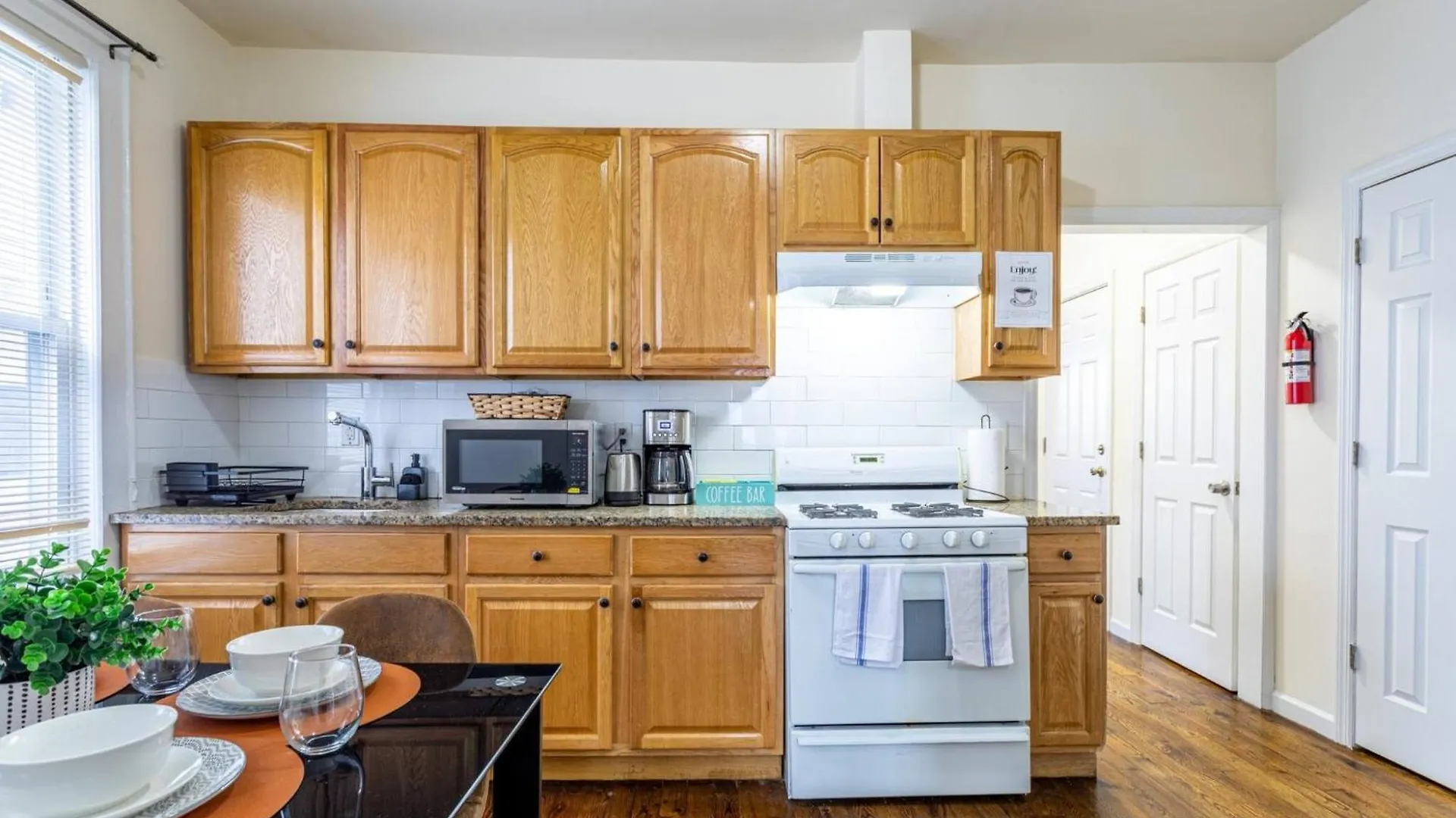 Apartment Family Apt: 2Br Free Parking Airprt City Links Newark
