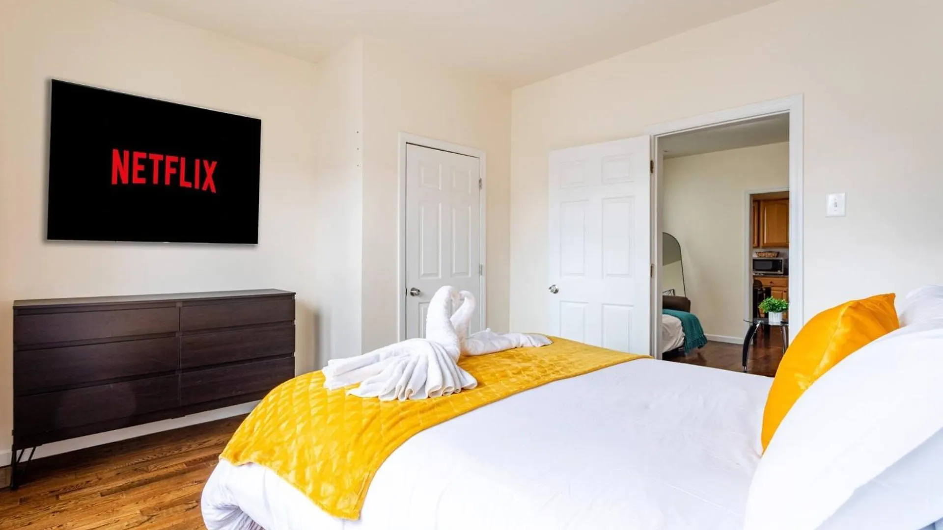 Apartment Family Apt: 2Br Free Parking Airprt City Links Newark